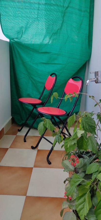 Untrained & Unplanned Apartment จาบัลปูร์ ภายนอก รูปภาพ